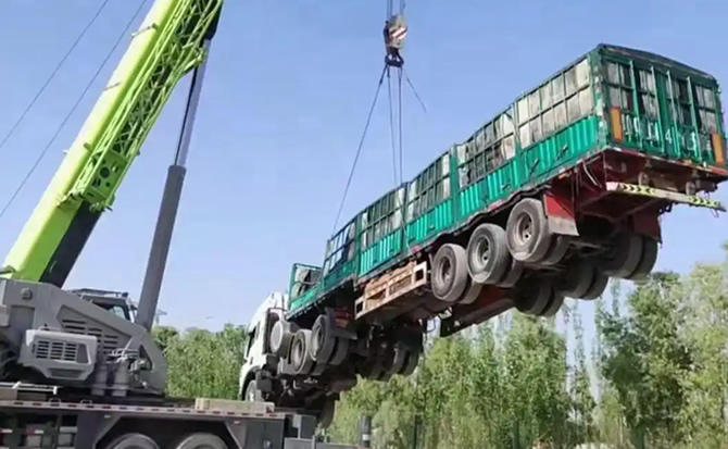 合浦道路脱困救援案例