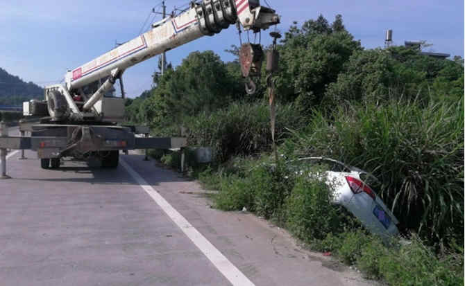 合浦重载吊车救援